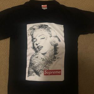 Supreme t-shirt